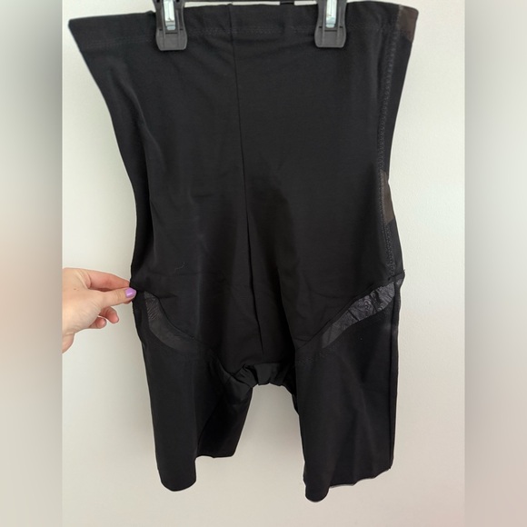 Honeylove Large Black Runway The SuperPower Shorts NWT Large - Picture 4 of 5